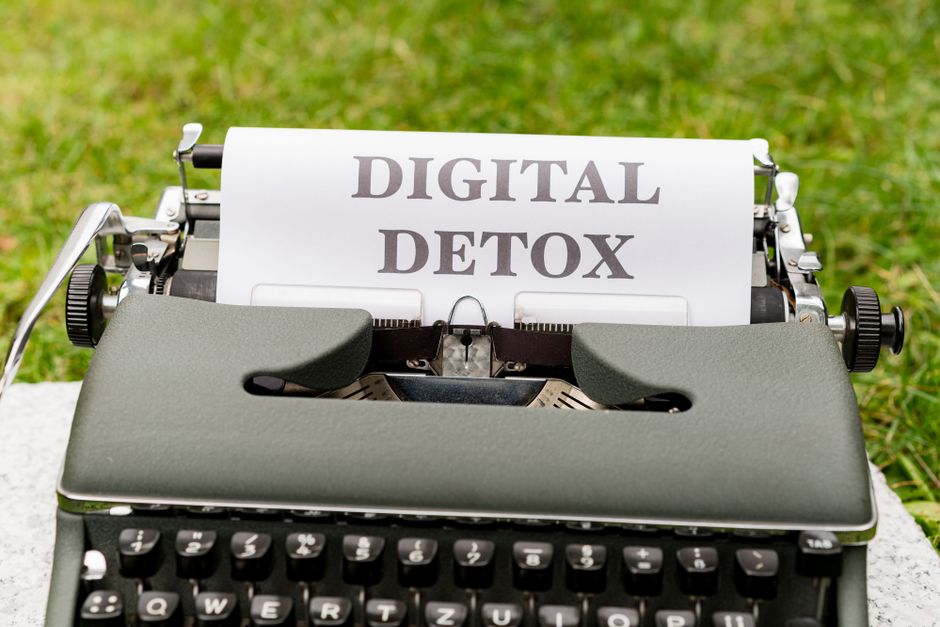 7 Essential Digital Detox Tips to Reclaim Your Life